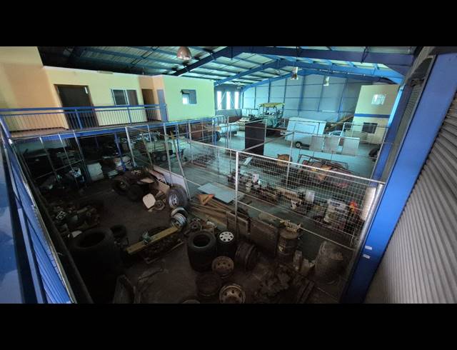 1,900M² FACTORY TO LET IN MOREHILL